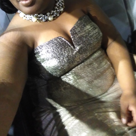 🍾The Luxe Life Strapless Gown 🥂 - Picture 2 of 11